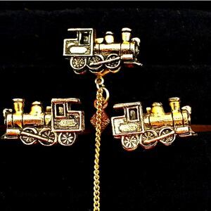 Sarah Coventry Train Cufflinks & Tie Pin Locomotive Railroad Steam Engine Tack